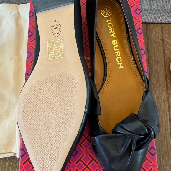TORY BURCH- bow flat Napa leather - Picture 4 of 6